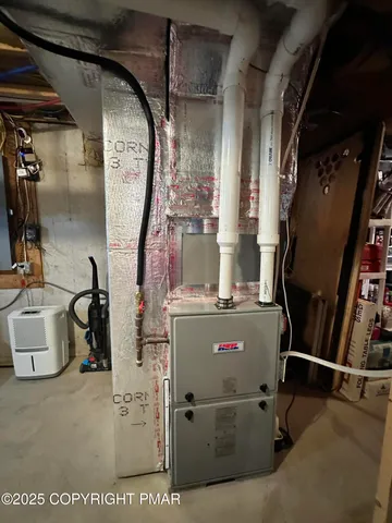 $449,900 | 107 Horseshoe Drive, Effort, PA 18330