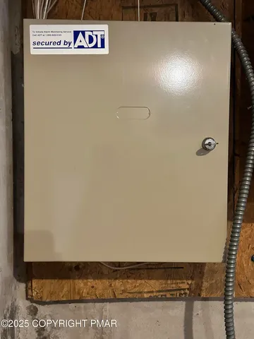 $449,900 | 107 Horseshoe Drive, Effort, PA 18330