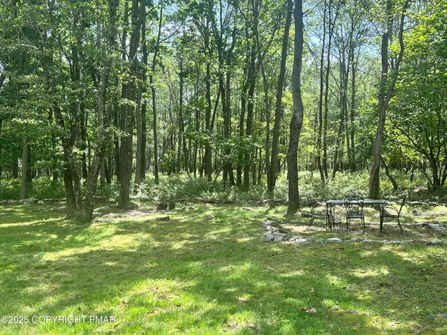 $449,900 | 107 Horseshoe Drive, Effort, PA 18330