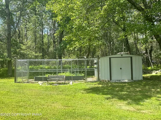 $449,900 | 107 Horseshoe Drive, Effort, PA 18330