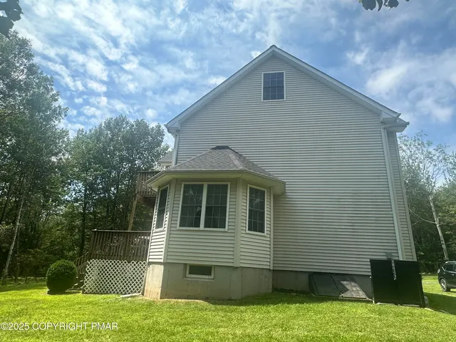 $449,900 | 107 Horseshoe Drive, Effort, PA 18330