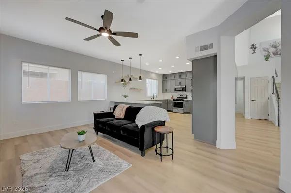 $2,500 | 210 Sunlight Peak Street, Henderson, NV 89012