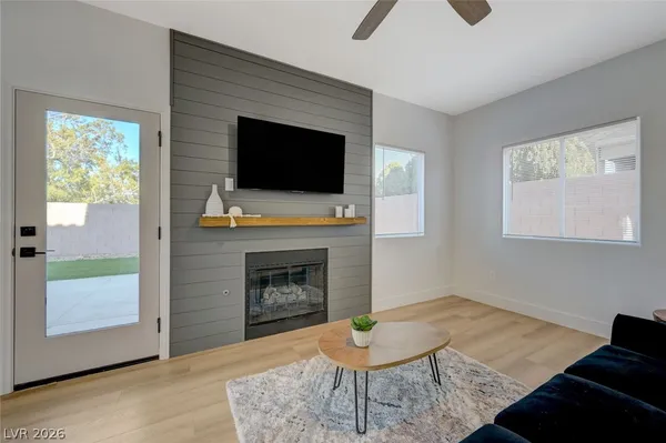 $2,500 | 210 Sunlight Peak Street, Henderson, NV 89012