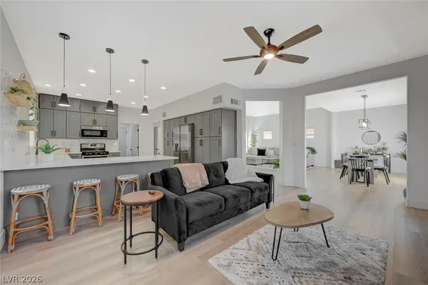 $2,500 | 210 Sunlight Peak Street, Henderson, NV 89012