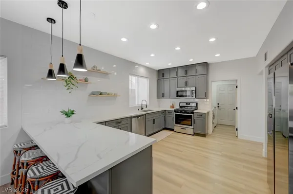 $2,500 | 210 Sunlight Peak Street, Henderson, NV 89012