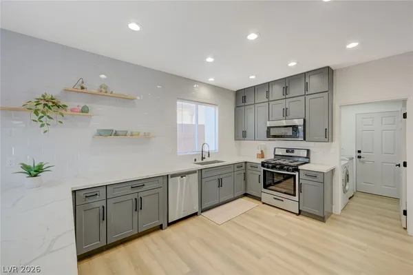 $2,500 | 210 Sunlight Peak Street, Henderson, NV 89012