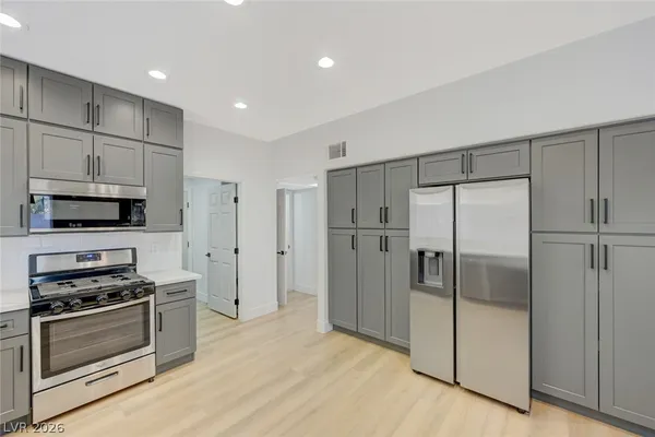 $2,500 | 210 Sunlight Peak Street, Henderson, NV 89012