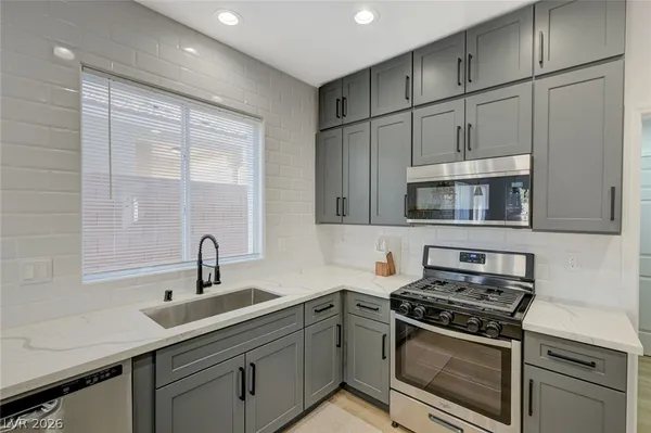 $2,500 | 210 Sunlight Peak Street, Henderson, NV 89012