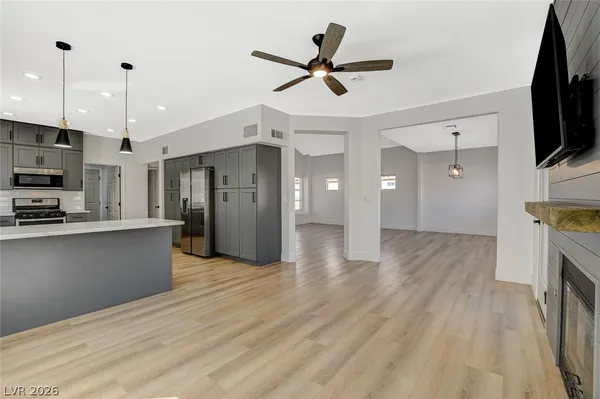 $2,500 | 210 Sunlight Peak Street, Henderson, NV 89012