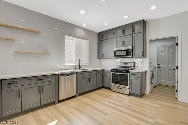 $2,500 | 210 Sunlight Peak Street, Henderson, NV 89012