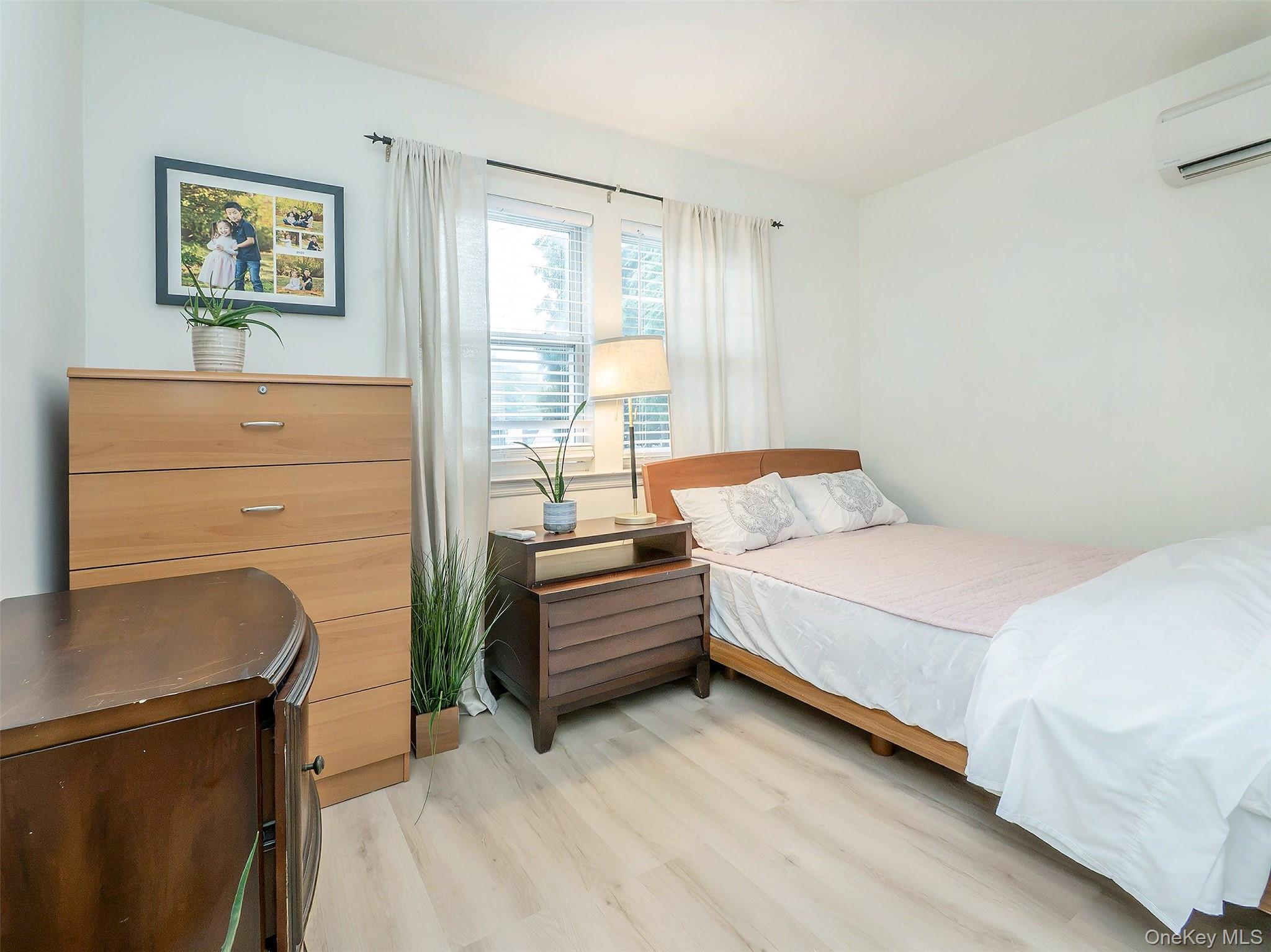 37 Dunwood Road, Unit B Port Washington, NY 11050 - Photo 17 of 27