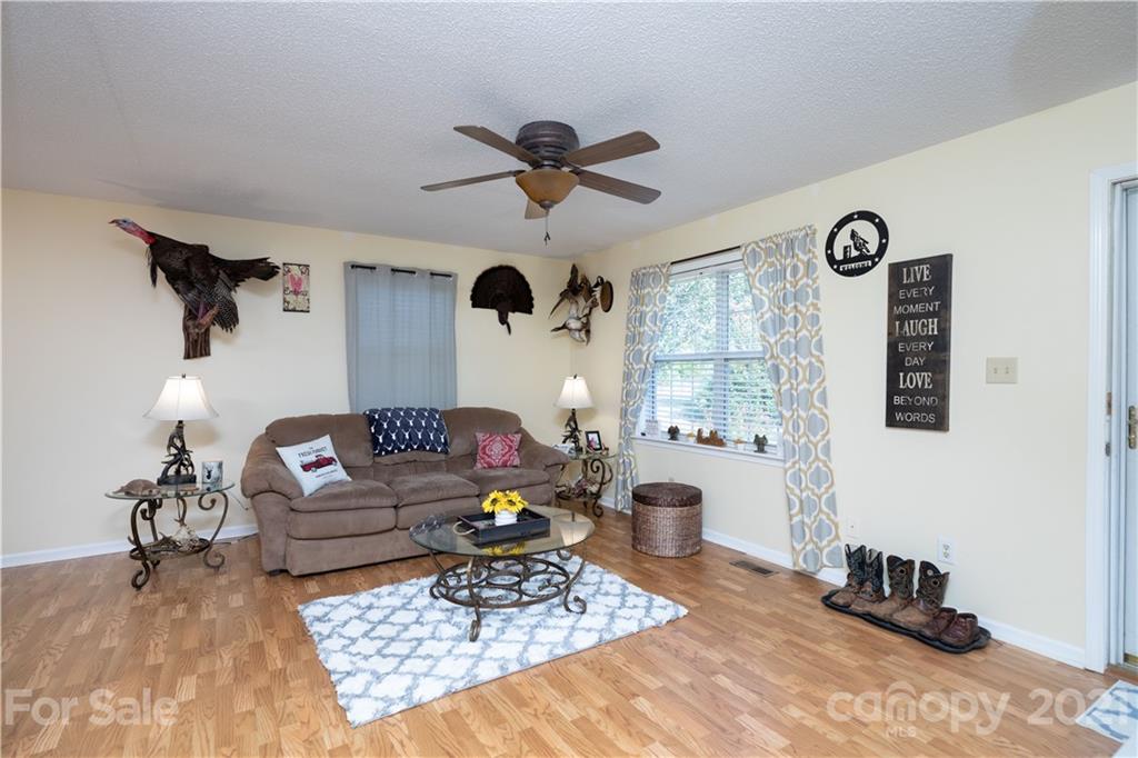 762 State Rd S-46-1086 Clover, SC 29710 - Photo 4 of 34 a living room with furniture