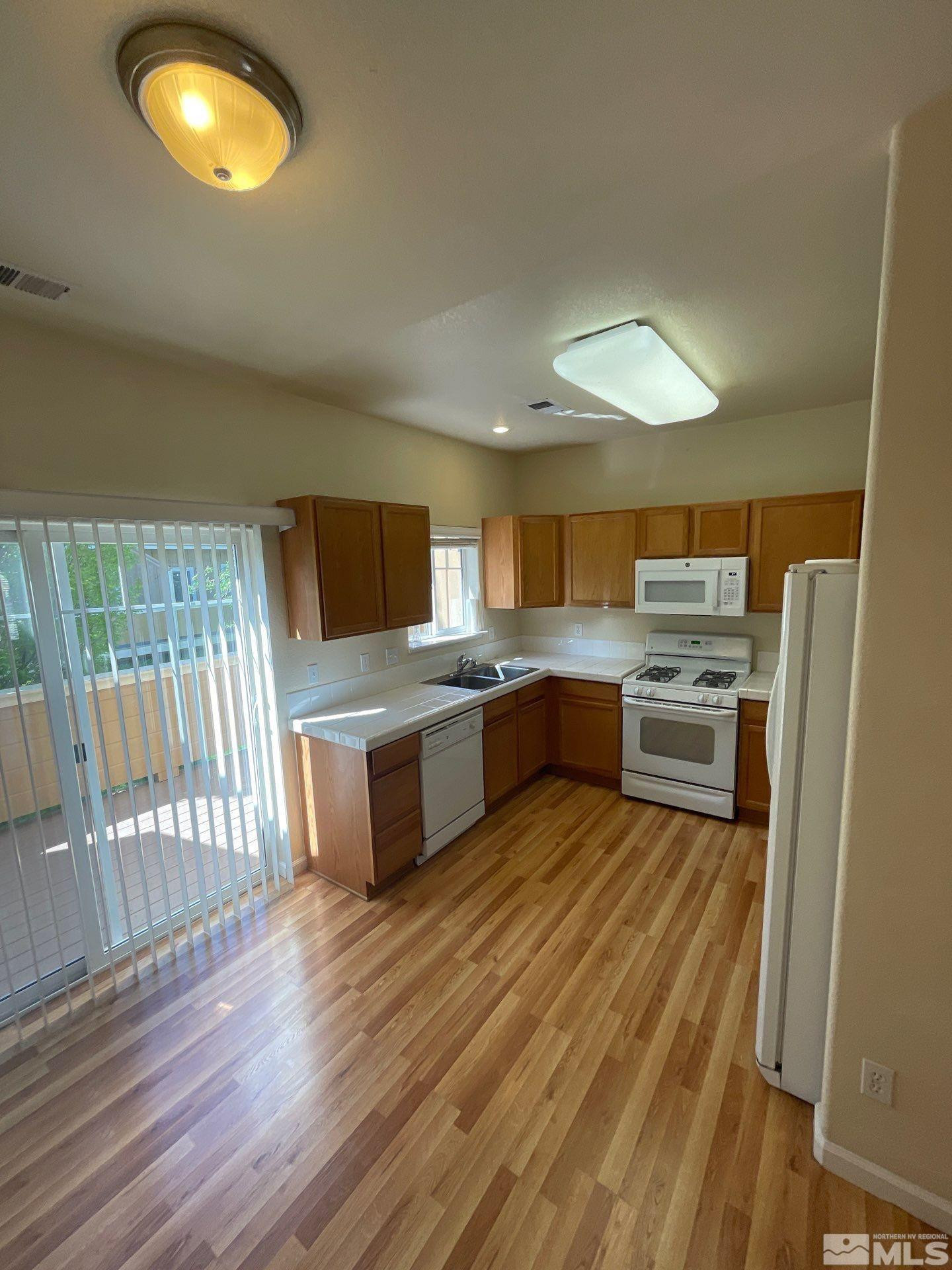 315 Dawson Jacob Lane Reno, NV 89503 - Photo 5 of 14 Photo 12
