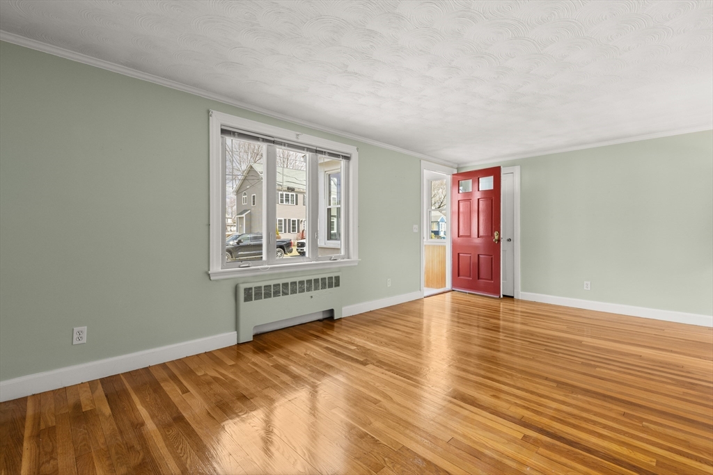 6 Frances Road Burlington, MA 01803 - Photo 4 of 34