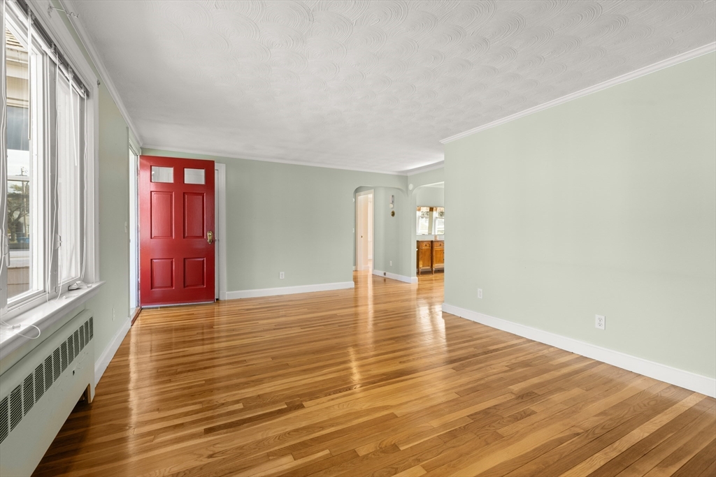 6 Frances Road Burlington, MA 01803 - Photo 7 of 34