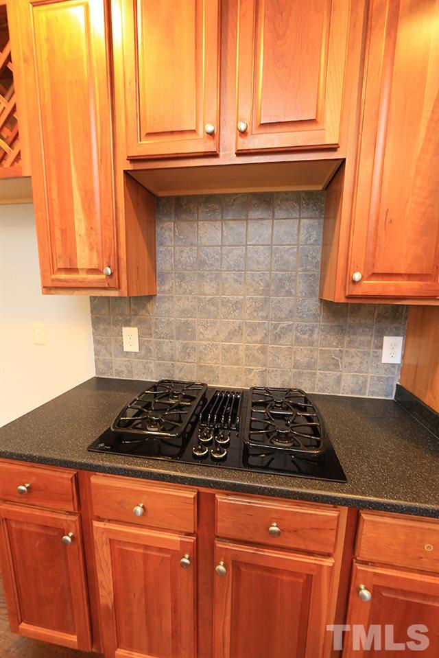 8600 Wapello Lane Raleigh, NC 27613 - Photo 11 of 27 Gas Range