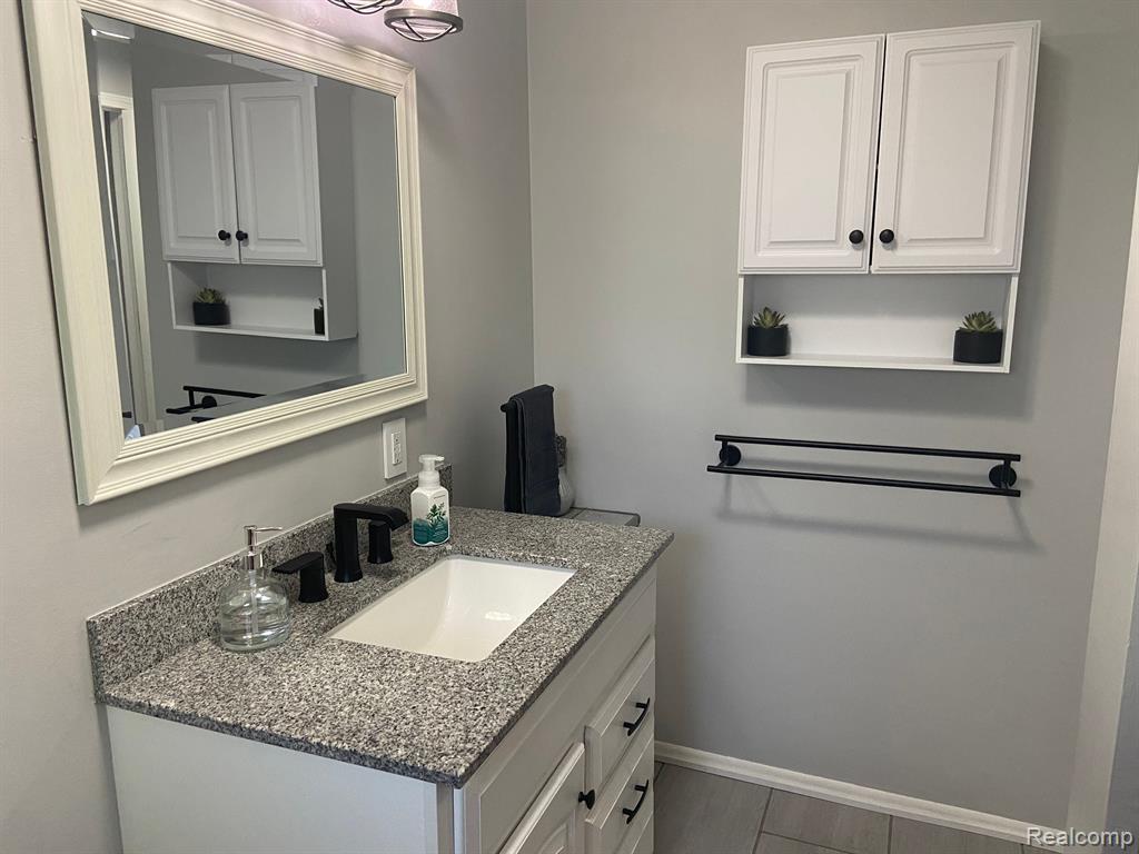 3077 York Road Rochester Hills, MI 48309 - Photo 12 of 25
