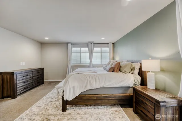 $925,000 | 5658 South 328th Place, Auburn, WA 98001