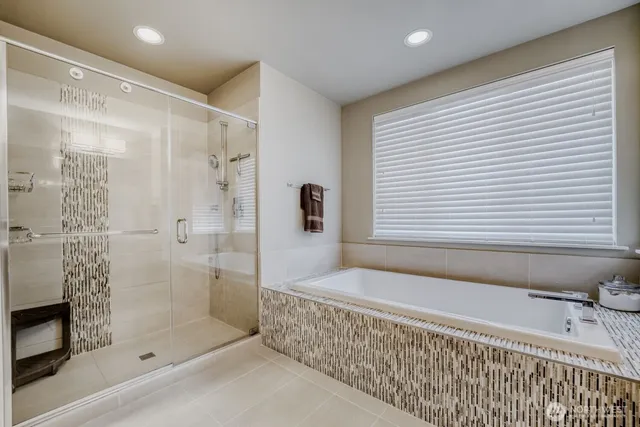 $925,000 | 5658 South 328th Place, Auburn, WA 98001