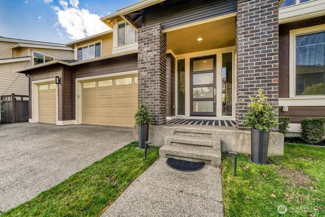 $925,000 | 5658 South 328th Place, Auburn, WA 98001