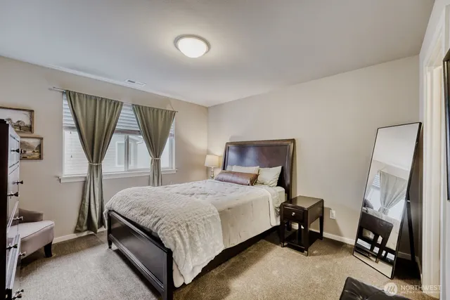 $925,000 | 5658 South 328th Place, Auburn, WA 98001