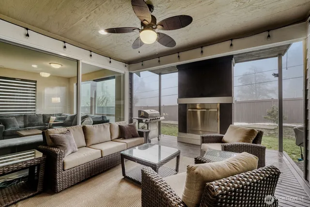 $925,000 | 5658 South 328th Place, Auburn, WA 98001