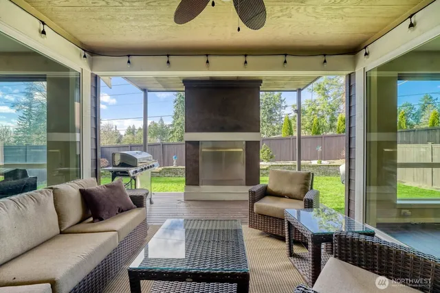 $925,000 | 5658 South 328th Place, Auburn, WA 98001