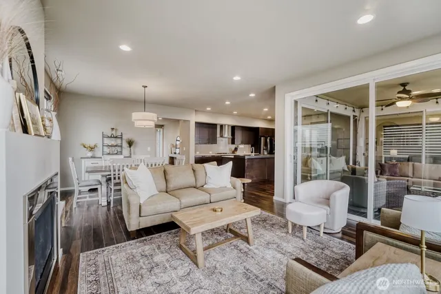 $925,000 | 5658 South 328th Place, Auburn, WA 98001