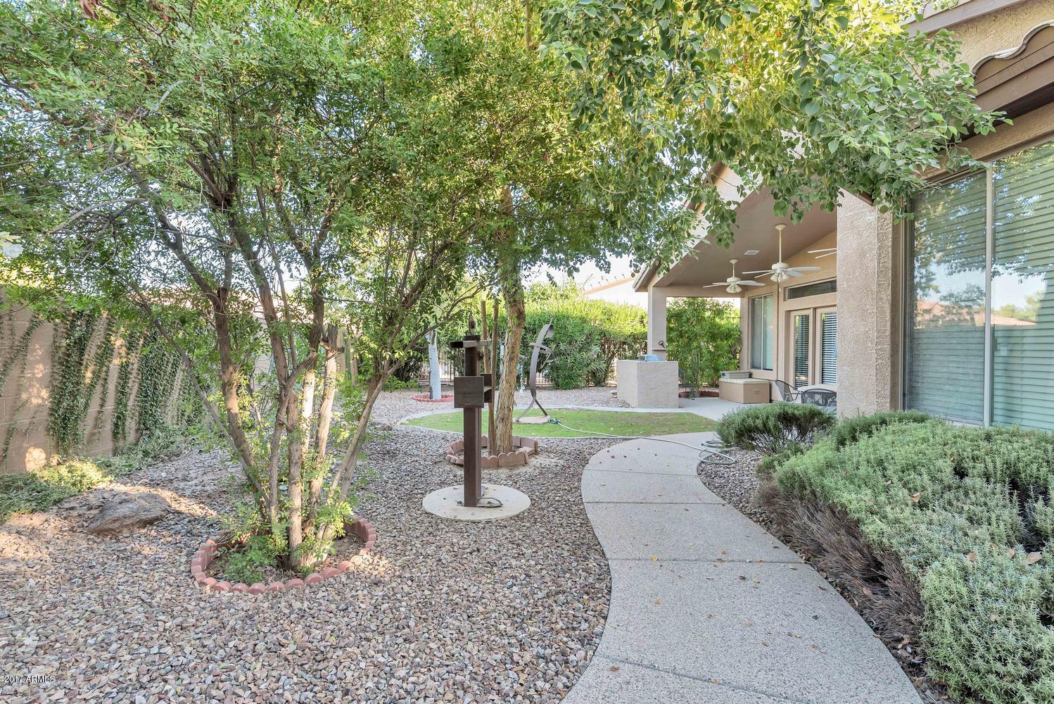 5356 South Ranger Trail Gilbert, AZ 85298 - Photo 17 of 38 5356 S Ranger Trail Gilbert AZ-large-019