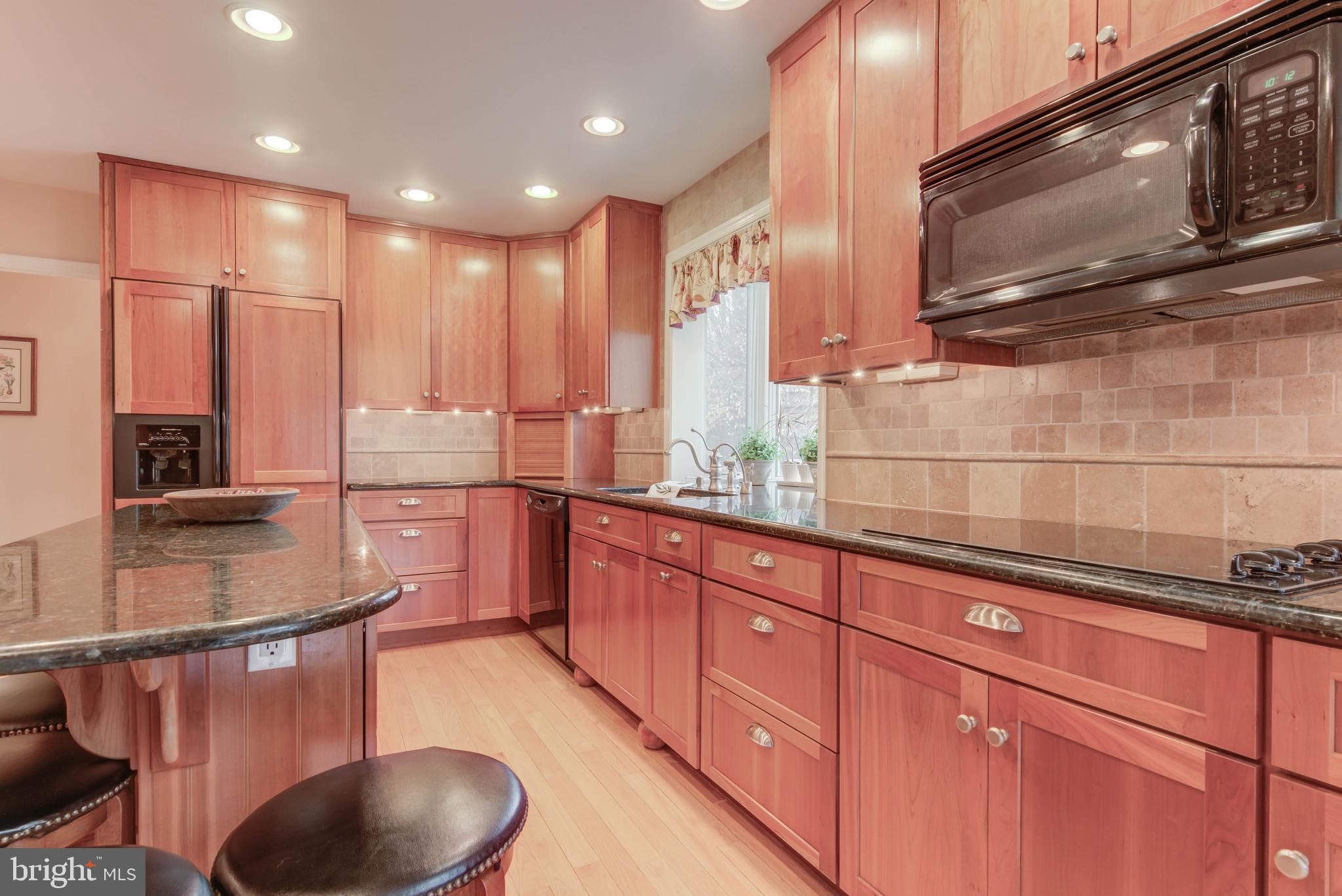 324 Croton Road Wayne, PA 19087 - Photo 3 of 28
