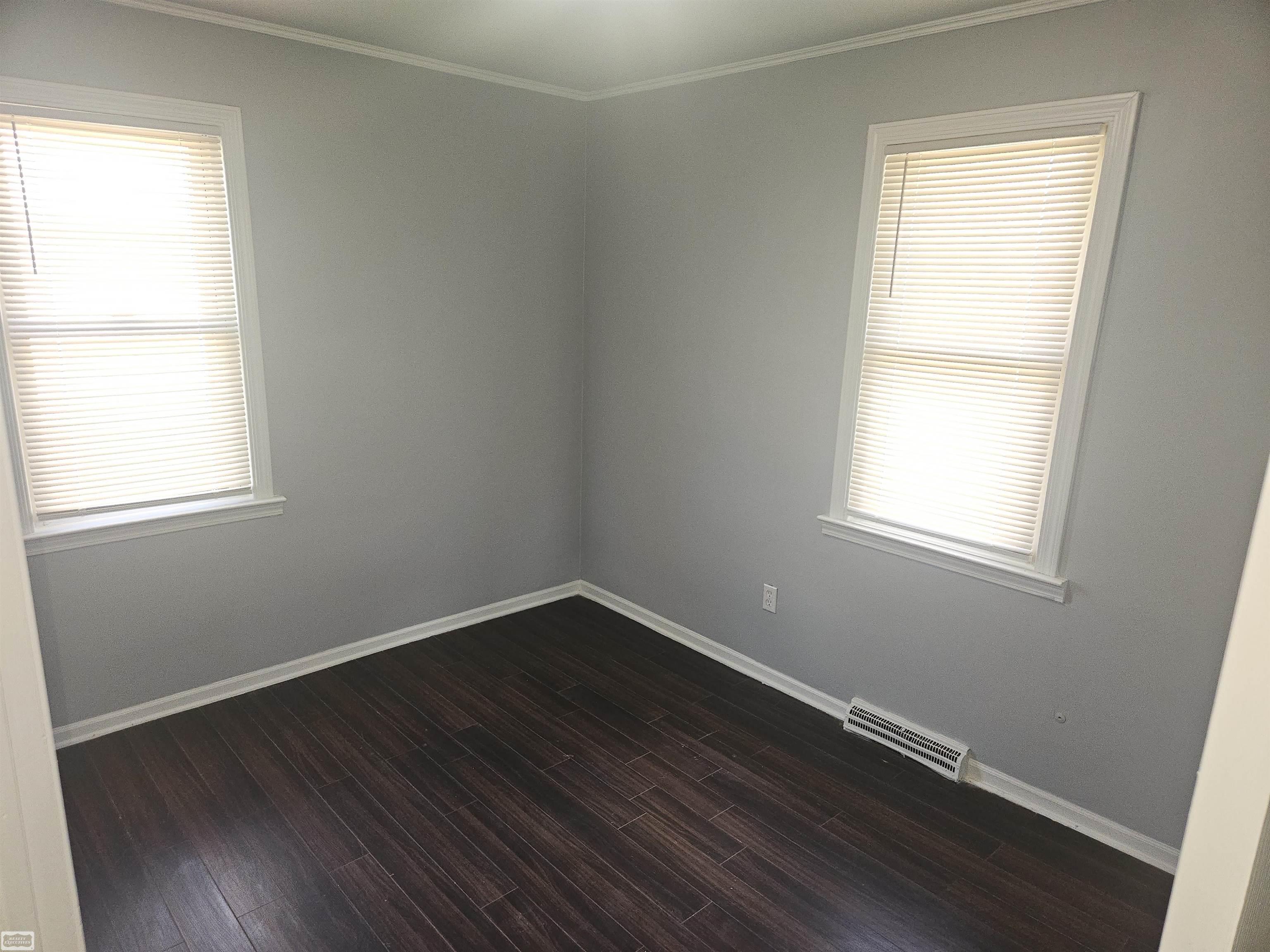 4259 Stephens Road Warren, MI 48091 - Photo 11 of 13 50169823-0826d205-8708-4cd2-92d2-372f964fd11a.JPG