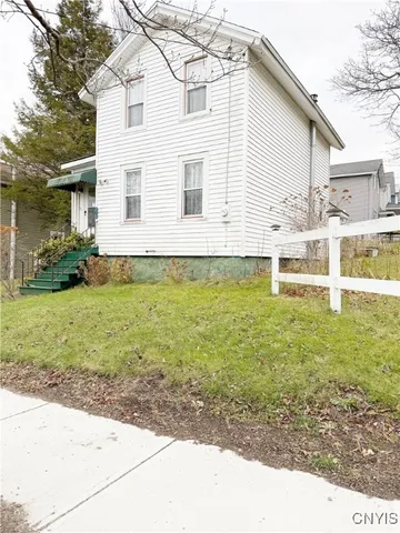 $129,900 | 94 Niagara Street, Oswego, NY 13126