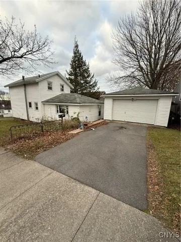 $129,900 | 94 Niagara Street, Oswego, NY 13126
