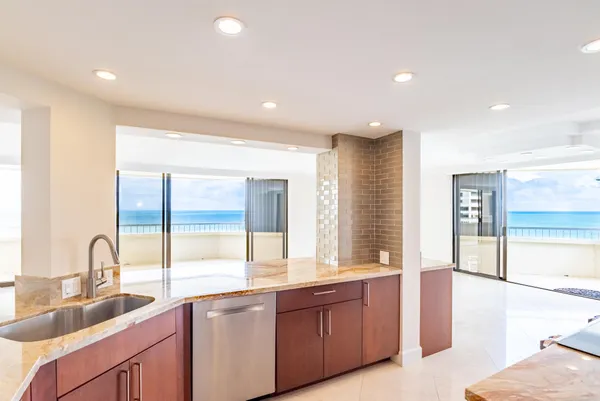 $7,000 | 5070 North Ocean Drive, Unit 10A, Singer Island, FL 33404