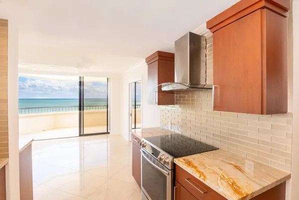 $7,000 | 5070 North Ocean Drive, Unit 10A, Singer Island, FL 33404