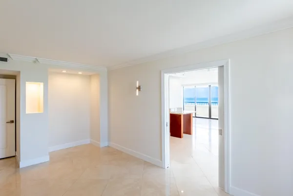 $7,000 | 5070 North Ocean Drive, Unit 10A, Singer Island, FL 33404