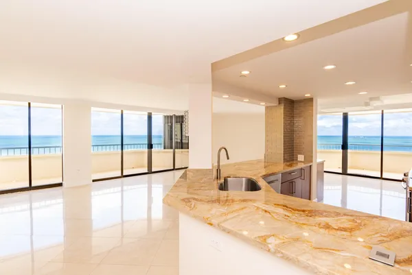 $7,000 | 5070 North Ocean Drive, Unit 10A, Singer Island, FL 33404