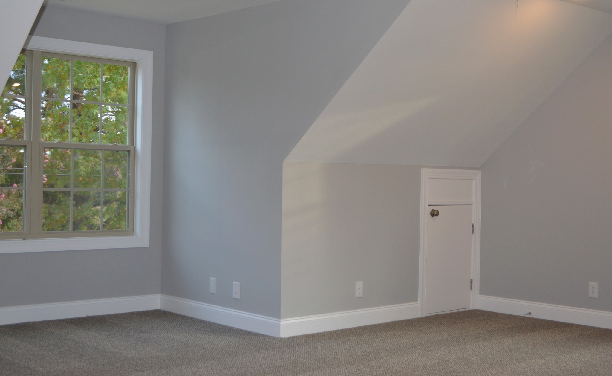 408 Excell Road Clarksville, TN 37043 - Photo 18 of 25 an empty room with windows
