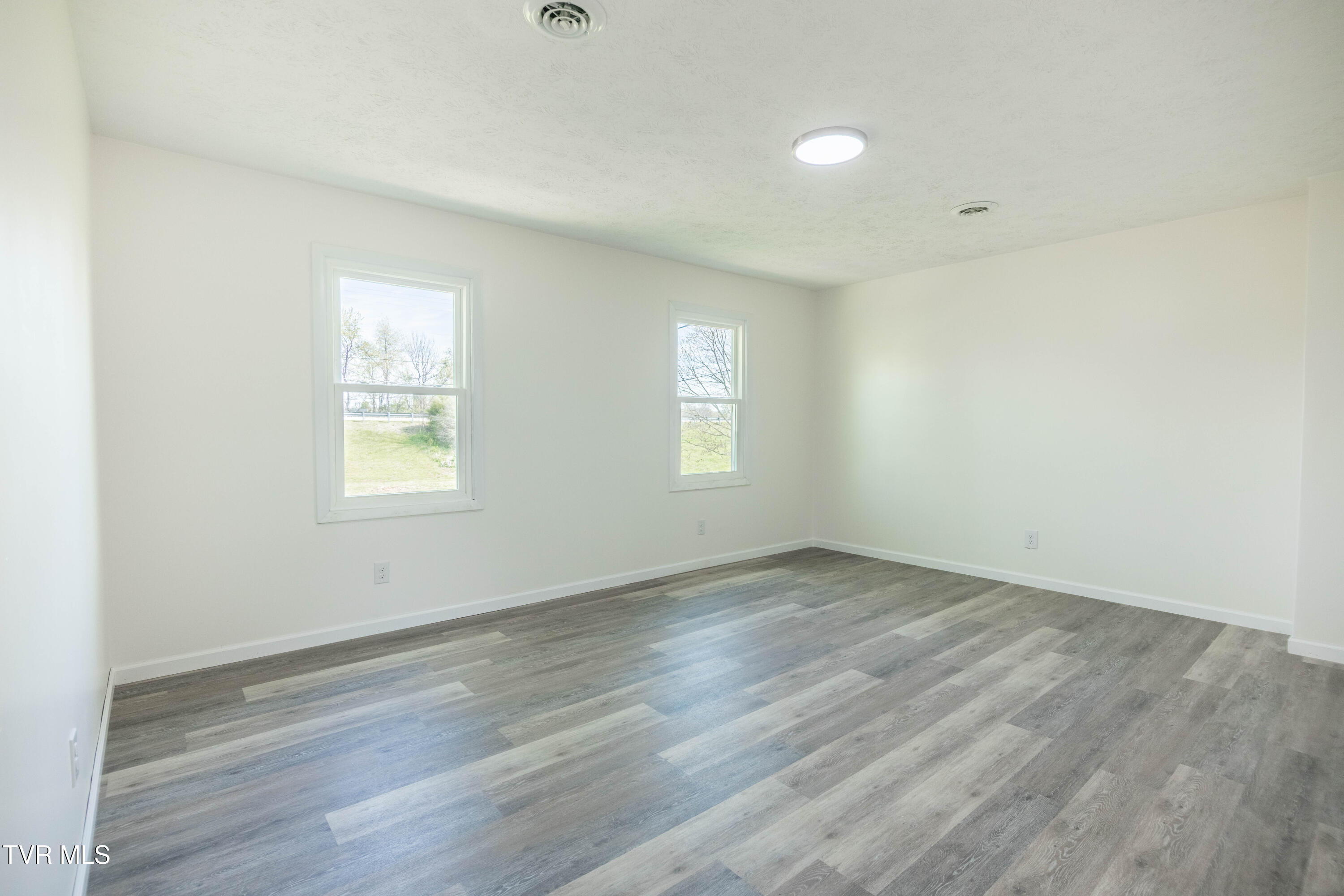 2849 Highway 107 Chuckey, TN 37641 - Photo 3 of 29 087A0526-HDR