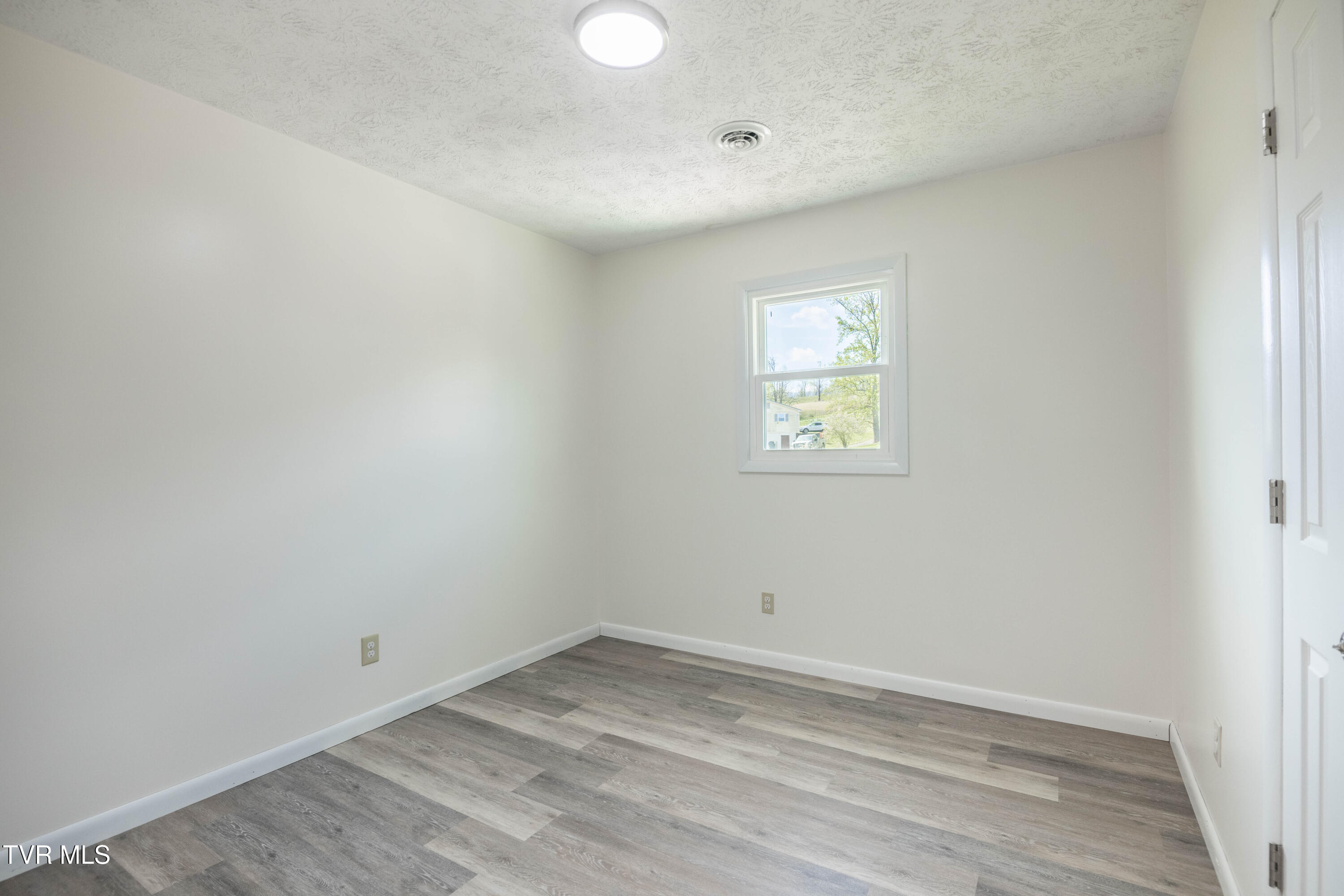 2849 Highway 107 Chuckey, TN 37641 - Photo 8 of 29 087A0544-HDR