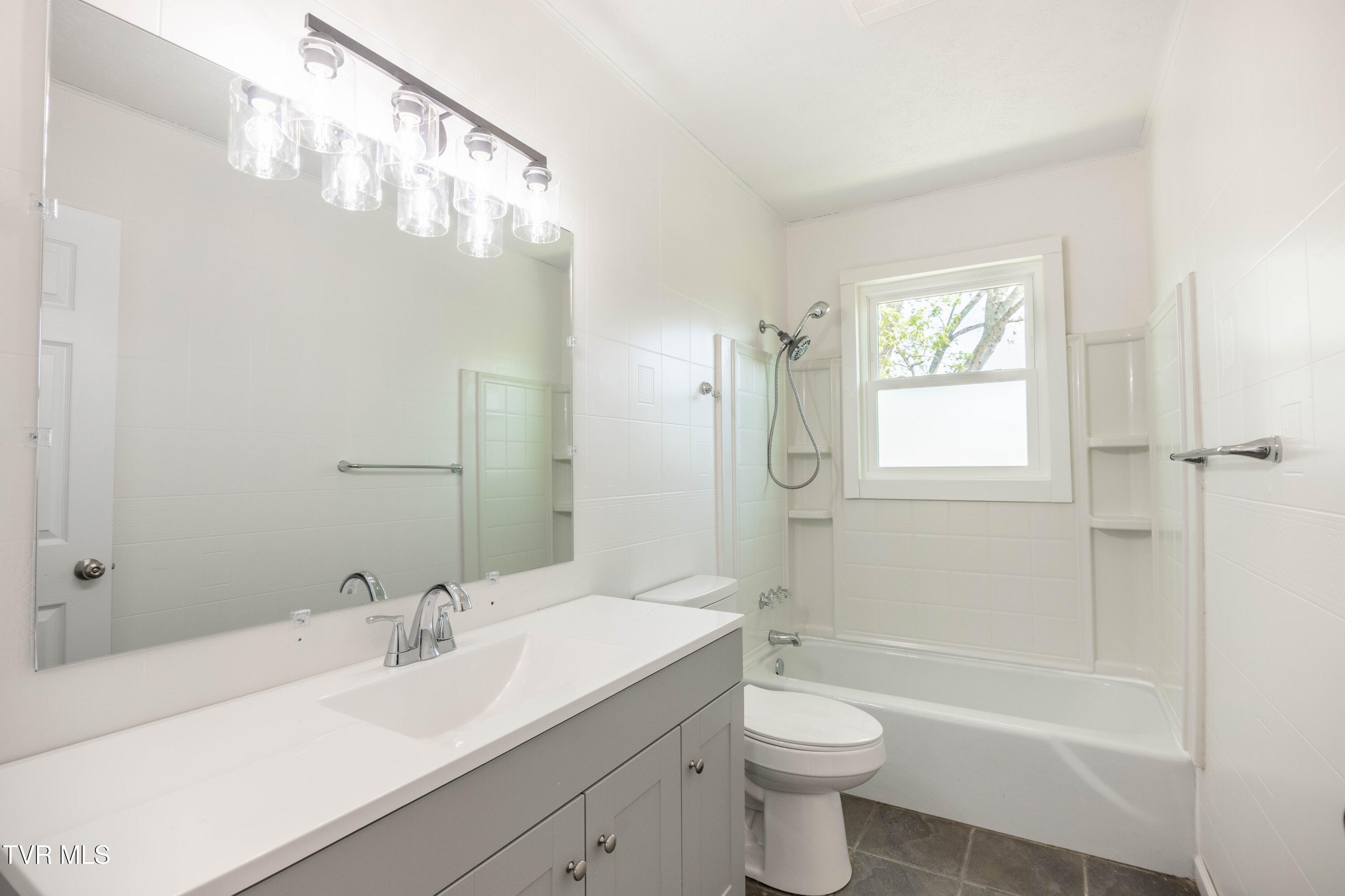 2849 Highway 107 Chuckey, TN 37641 - Photo 10 of 29 087A0550-HDR