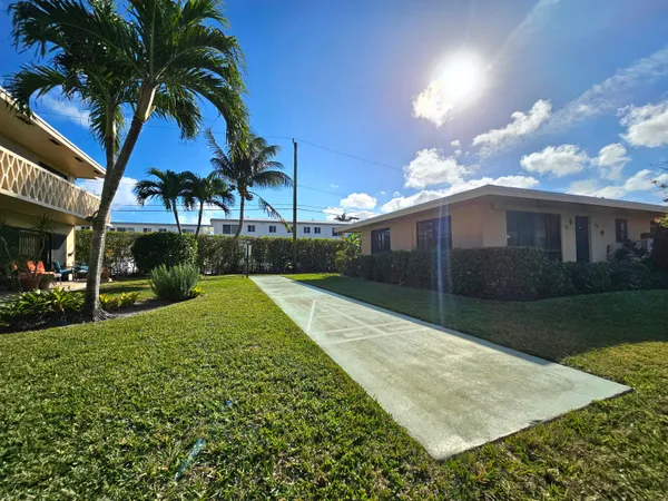 $2,200 | 3204 Southeast 11th Street, Unit 106, Pompano Beach, FL 33062