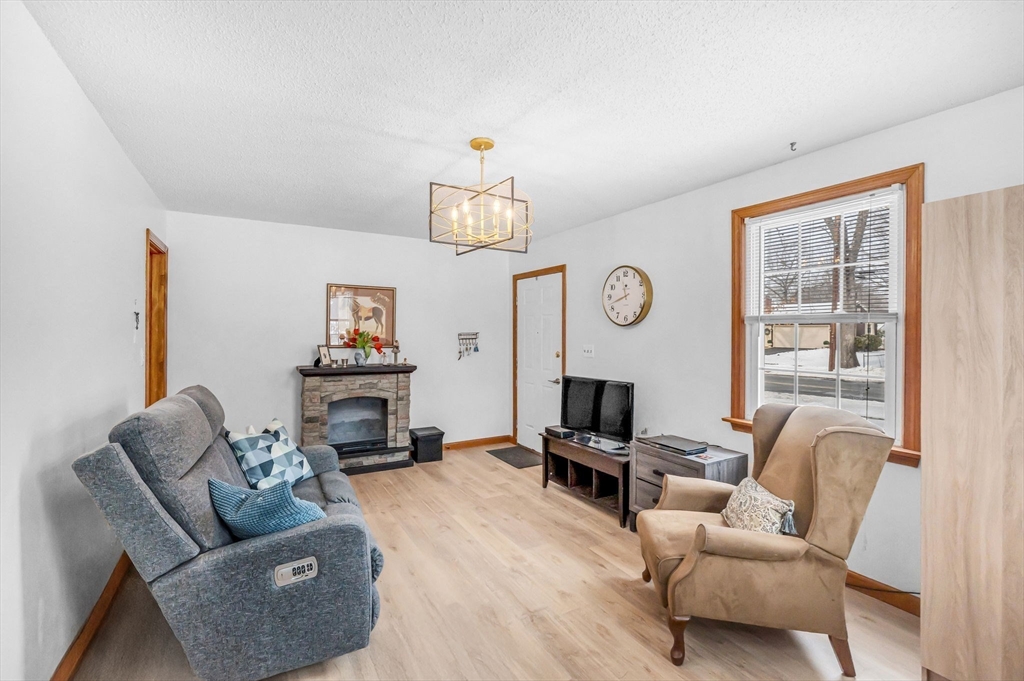 365 Maple Road Longmeadow, MA 01106 - Photo 6 of 32