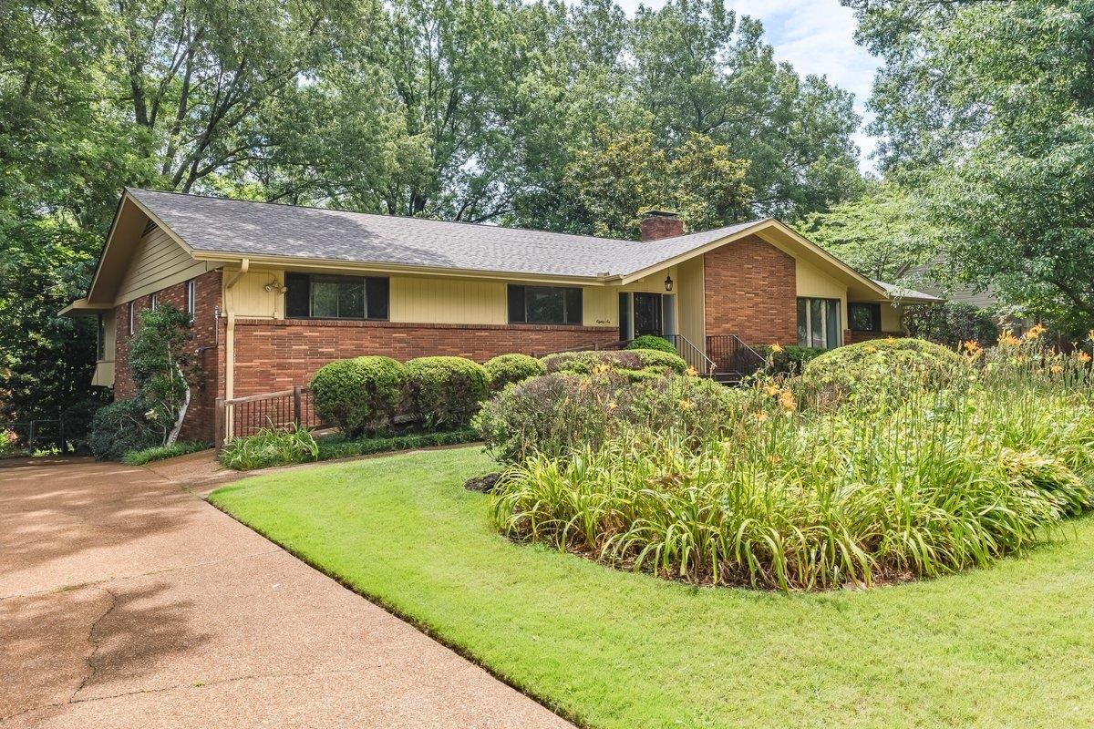 86 Poinciana Road Memphis, TN 38120 - Photo 2 of 25 Gallery Image 2