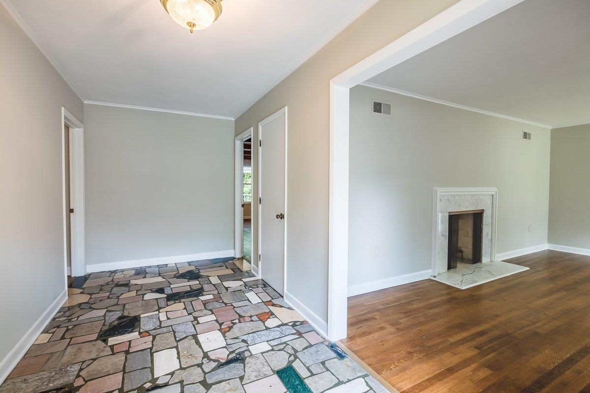 86 Poinciana Road Memphis, TN 38120 - Photo 4 of 25 Gallery Image 4