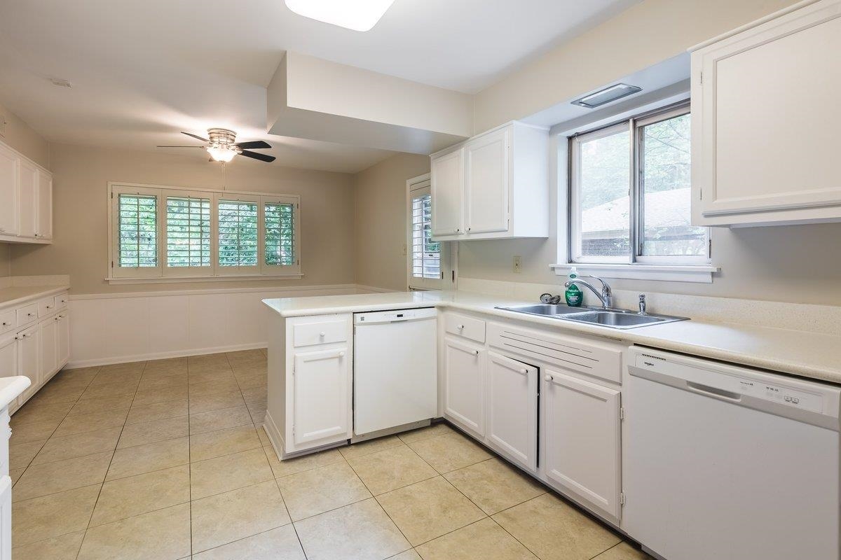 86 Poinciana Road Memphis, TN 38120 - Photo 8 of 25 Gallery Image 8