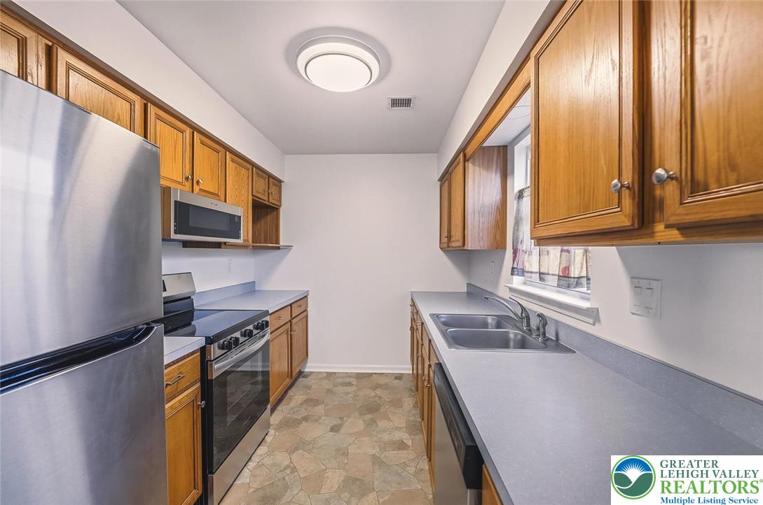 121 East George Street Emmaus, PA 18049 - Photo 8 of 25 Gallery Image 8