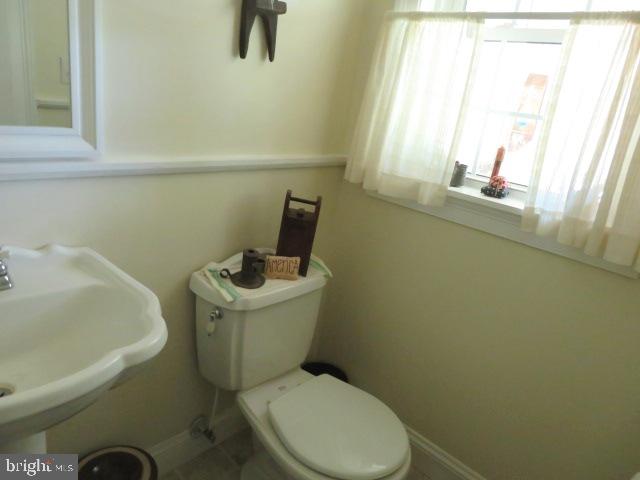 7 Bridleshire Road Newark, DE 19711 - Photo 32 of 41 Powder Room