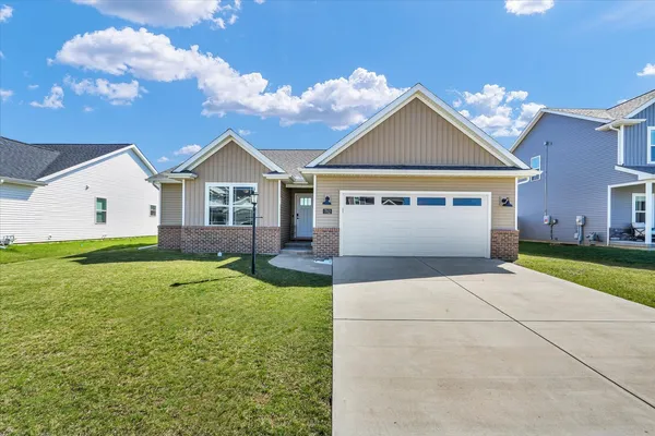 $455,000 | 712 Cates Drive, Mahomet, IL 61853