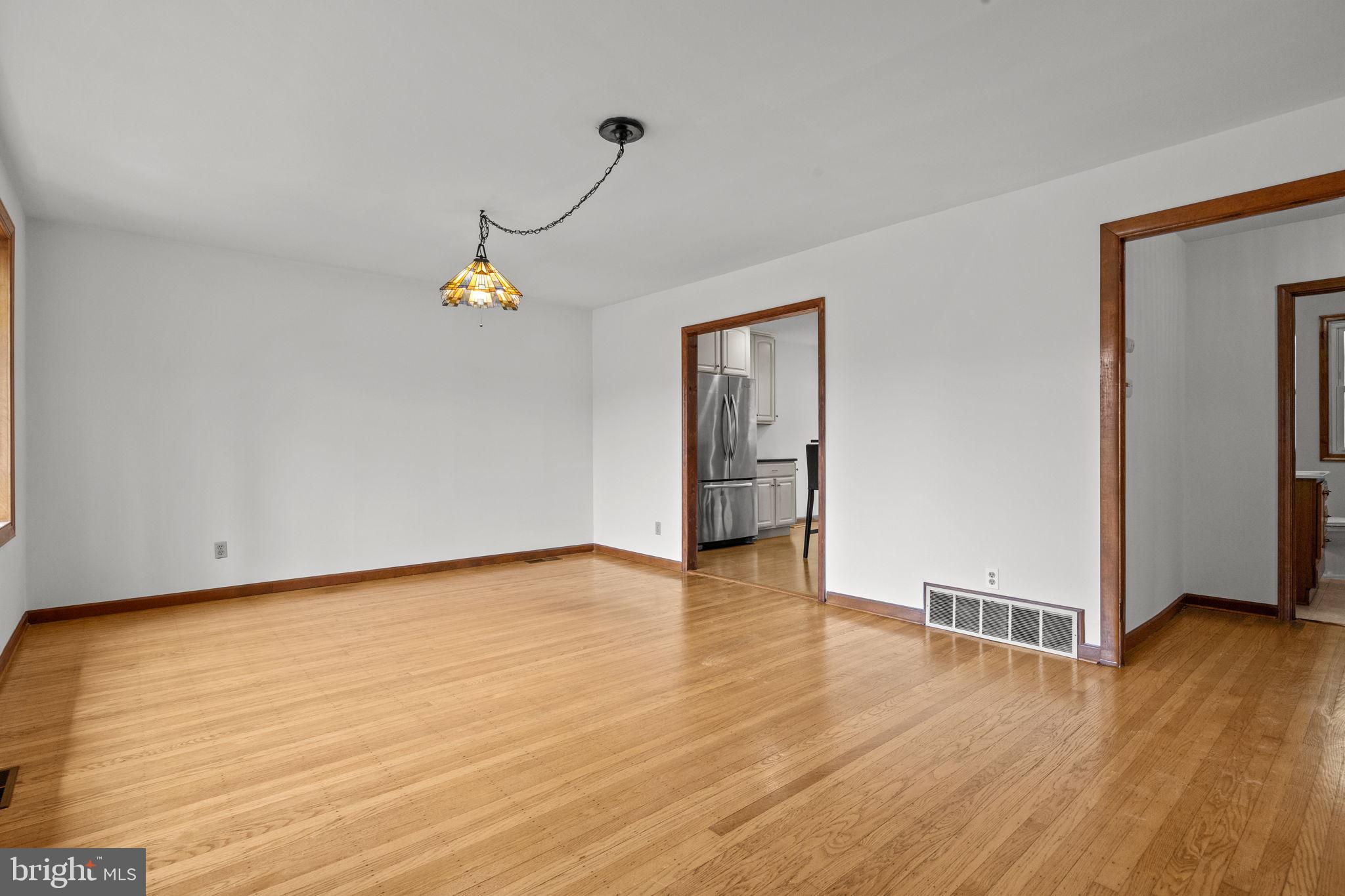 500 Bradford Road Oreland, PA 19075 - Photo 5 of 43 Living Room/Dining Room